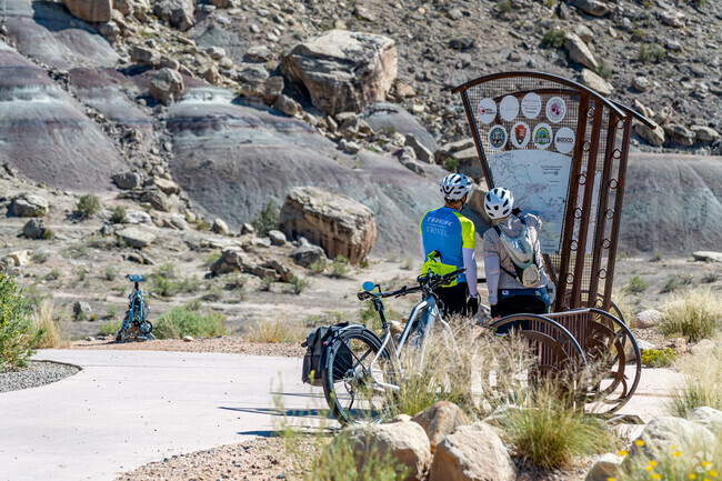 Lunch Loop Trail in Redlands offers many paths to take on your mountain biking journey.