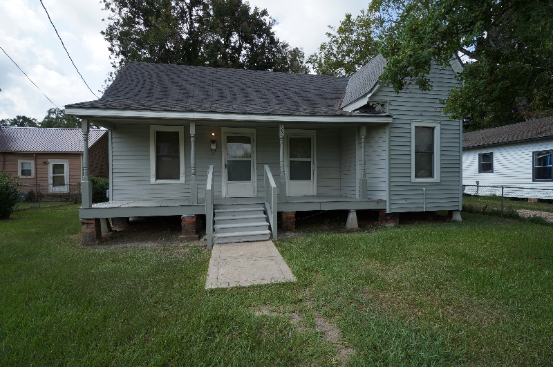 726 E Laurent St, Opelousas, LA 70570 - photo 1