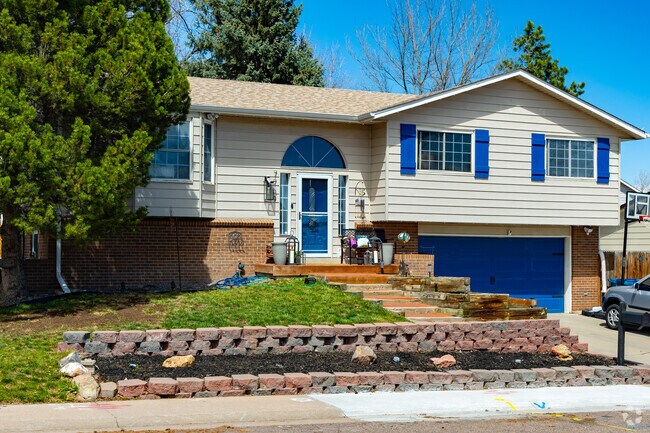 Split-level homes in Columbine average price is $407,000.