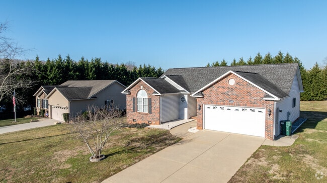 A row of traditional, single family homes in Newton.