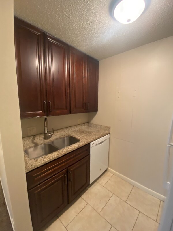 1810 E St unit 202, Lincoln, NE 68508 - photo 4