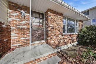 203 Sumner Ave, Waverly Township, PA 18411