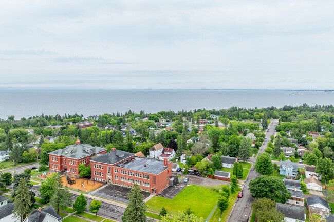 Lakeside Community School emphasizes personalized learning and community values.