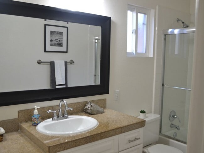 676 Seacoast Dr unit Ocean View - Furnish, Imperial Beach, CA 91932 - photo 6