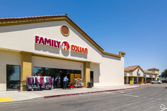 There are several large shopping centers available in Parlier.