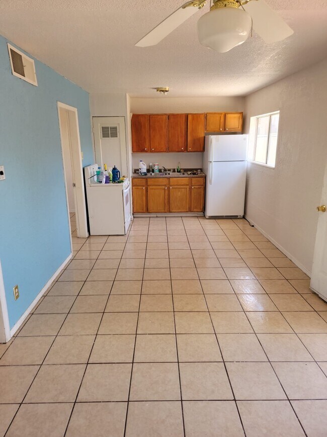 3919 Lincoln Ave unit 2, El Paso, TX 79930 - photo 7