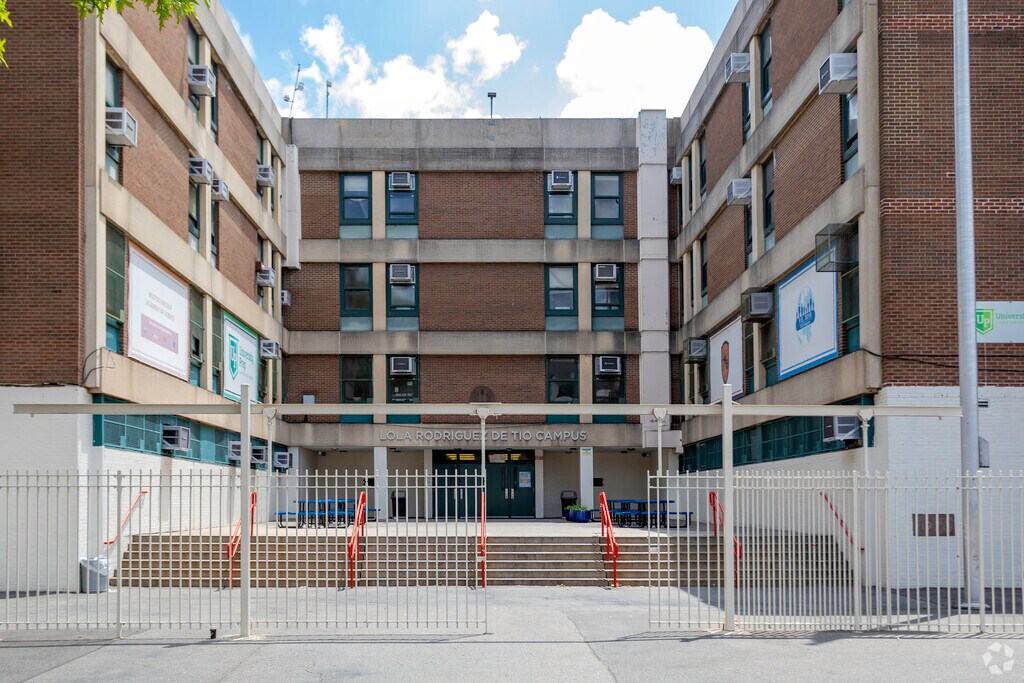 Hostos-Lincoln Academy of Sciences, a small school serving grades 6-12.