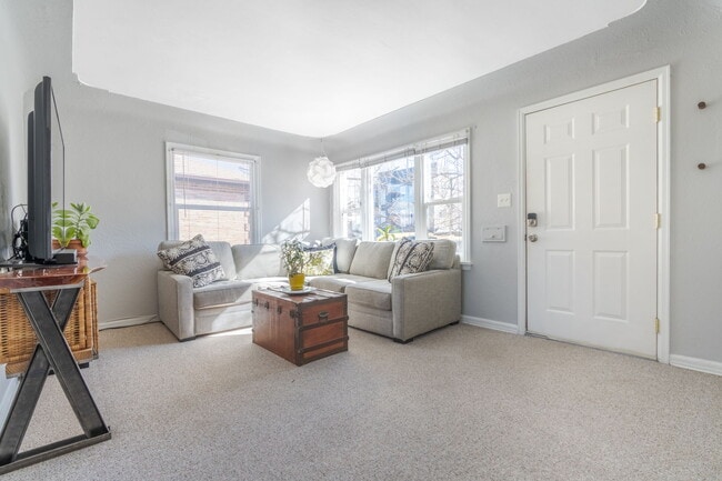 2731 S Sherman St unit Garden Level, Englewood, CO 80113 - photo 3