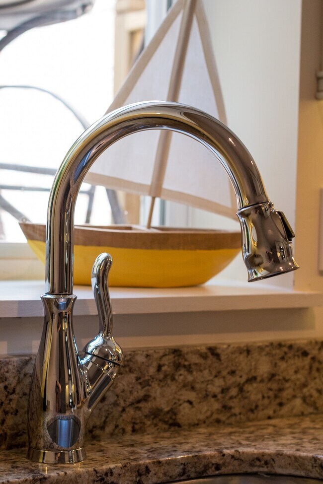 1703 Pine St unit . 1, Philadelphia, PA 19103 - photo 4