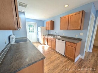 13 Basketball Ct, Bangor, ME 04401