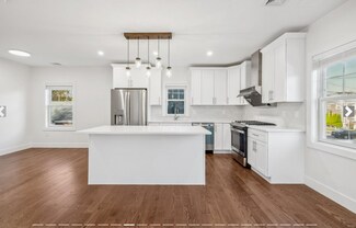 54 Central St Unit 1, Waltham, MA 02453