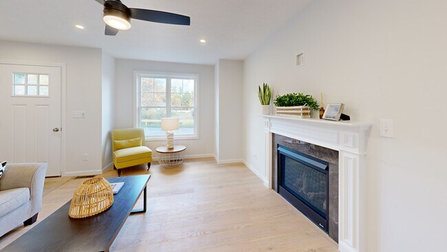 17 Ambrose Way unit 17, Shirley, MA 01464 - photo 2