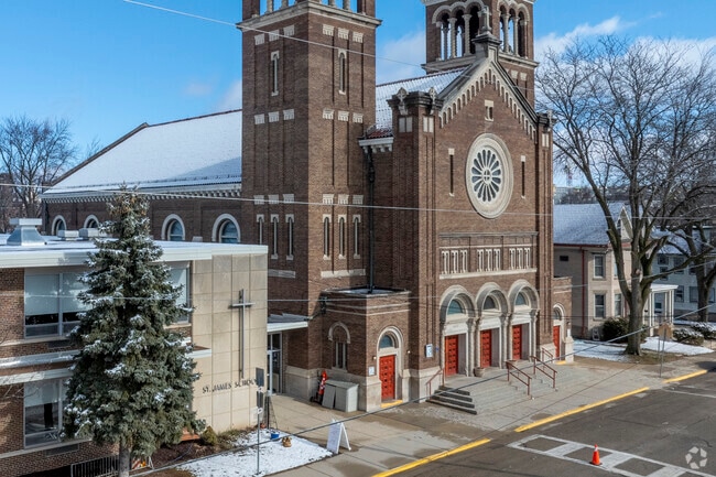 St James Catholic School in Madison offers education based in the Catholic tradition.