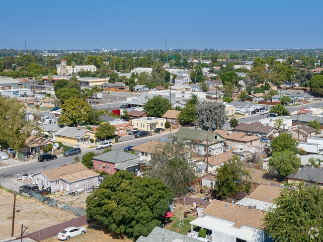 Looking North from the early to mid-century homes of Homaker Park towards the Kern County Museum