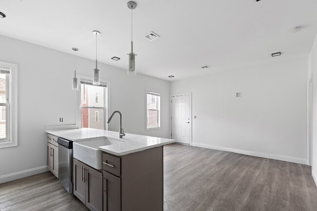 14 Trenton St unit 2, Providence, RI 02906 - photo 7