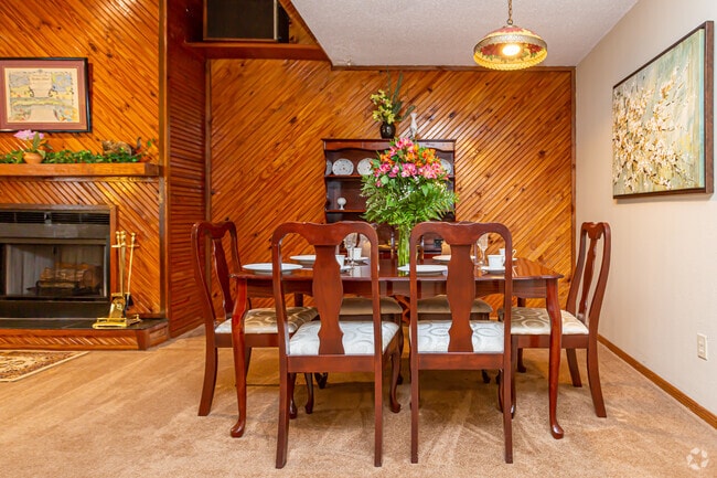 2BR, 1BA - 1,120SF