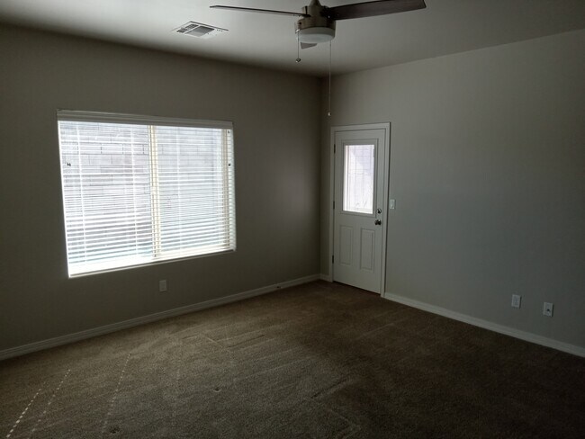 3570 N Kenneth Rd, Kingman, AZ 86409 - photo 2