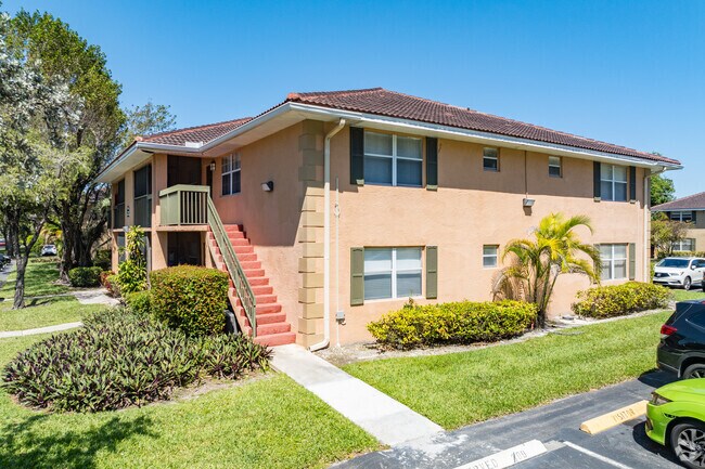 Pembroke Pointe offers small condos around a system of artificial lakes with manicured landscaping throughout.