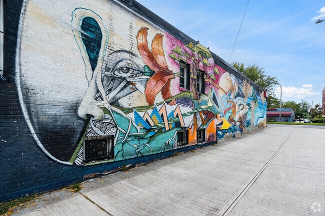Randle Highlands features murals and graffiti art made by local artists.