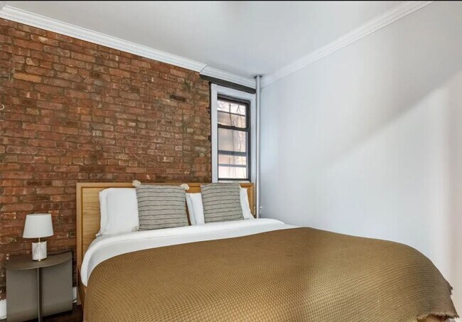 120 Christopher St unit 2, New York, NY 10014 - photo 3