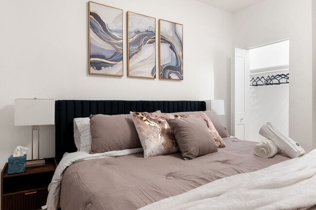 618 W Patterson Ave unit ID1354352P, Chicago, IL 60613 - photo 7