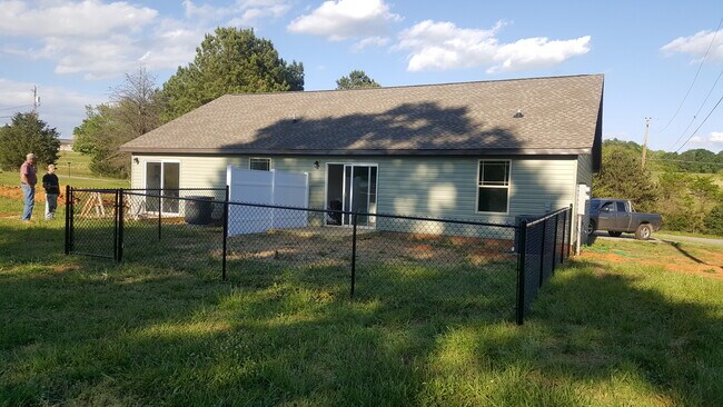 224 Griffin Mill Rd unit A, Pickens, SC 29671 - photo 2