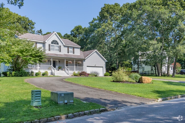 Colonial-style homes are common in Eastport neighborhoods.