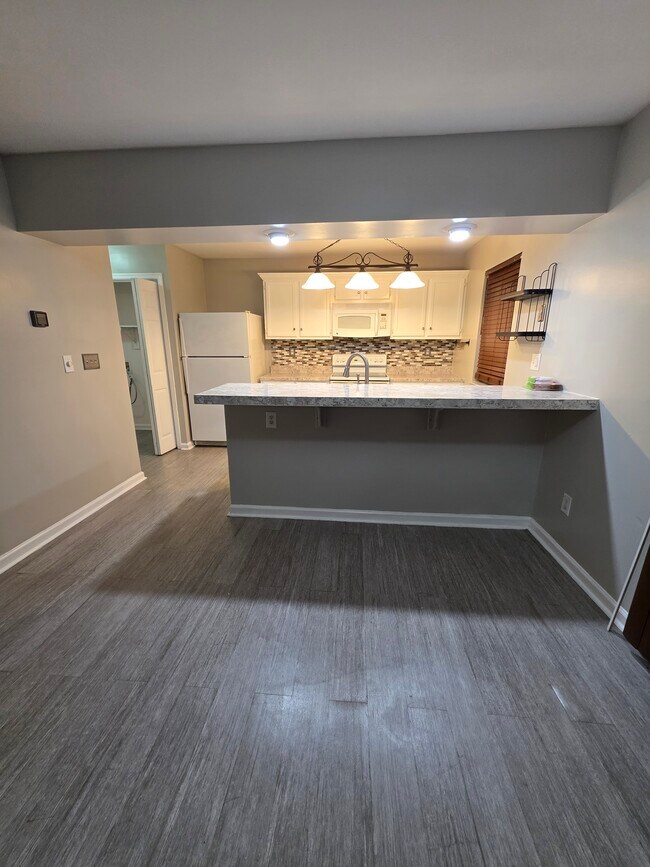 283 Ferdinand Cir unit Columbus Station Con, Virginia Beach, VA 23462 - photo 6