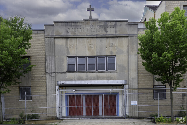 Williamsbridge: Immaculate Conception School serving this community for over 66 years..