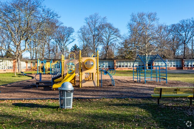 Brookside Place Elementary School serves the town of Cranford, NJ.