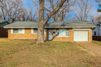 933 Lebon Dr, St. Louis, MO 63137
