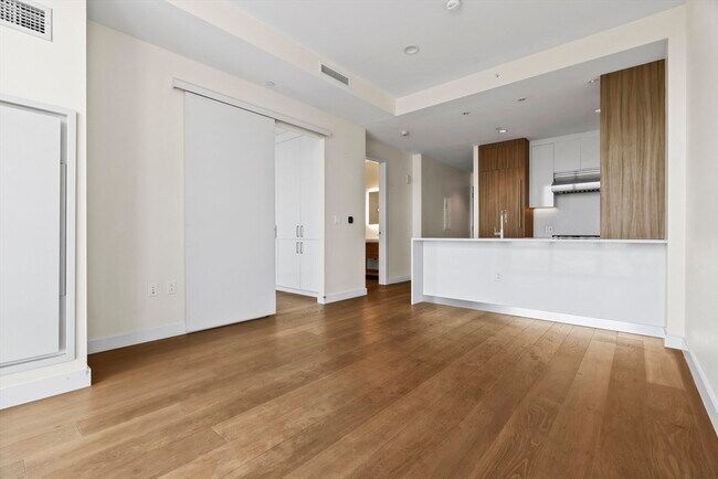 188 Brookline Ave unit 24F, Boston, MA 02215 - photo 7