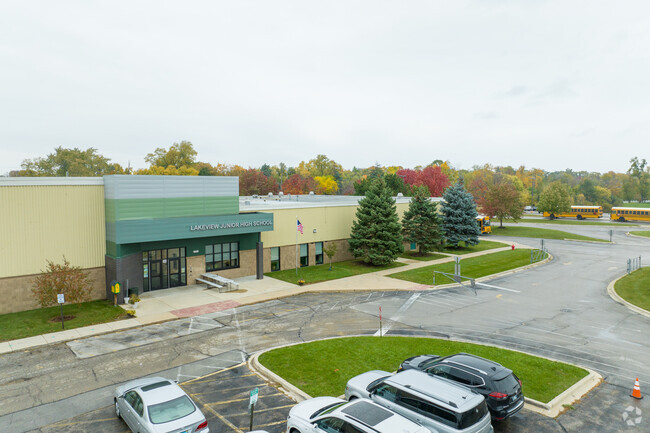 Students enjoy learning in the inspiring atmosphere of Lakeview Jr High School.
