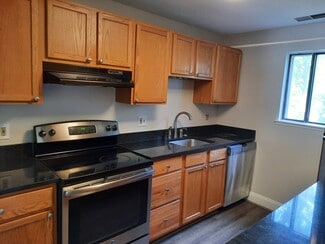 40 Village Hill Ln, Natick, MA 01760