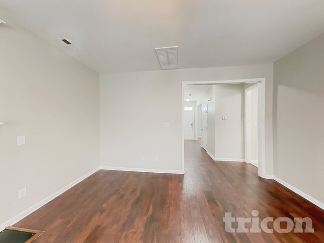 4053 Laurel Glen Dr, Raleigh, NC 27610 - photo 4