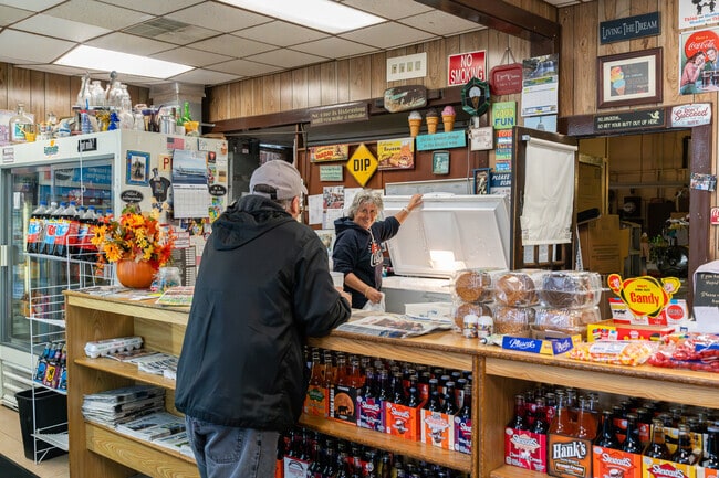 Mercer Township locals enjoy stopping by Hughes Penn Gold for snacks, lunch and Ice Cream.