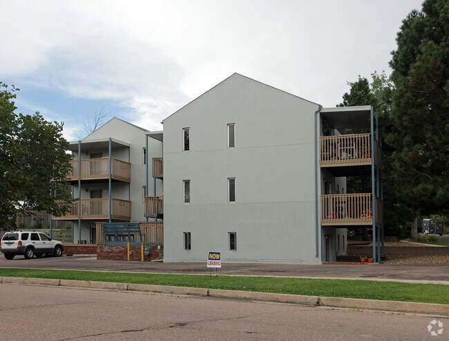 Updated 1 Bed/1 Bath Apartments in Central Colorado Springs – Near Palmer Park!, Colorado Springs, CO 80909 - photo 5