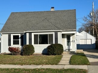 1302 Kingston Ave, Racine, WI 53402