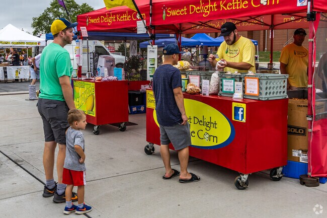 Get your kettle corn fix at the Menomonee Falls farmer's market just outside of Pheasant Run.