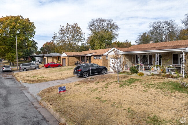 You will find rows of small ranch-styled dwellings in Grandview Heights.