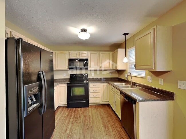 2058 River Birch Dr, Amelia, OH 45102 - photo 3