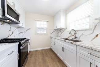 2147 W 104th St, Los Angeles, CA 90003