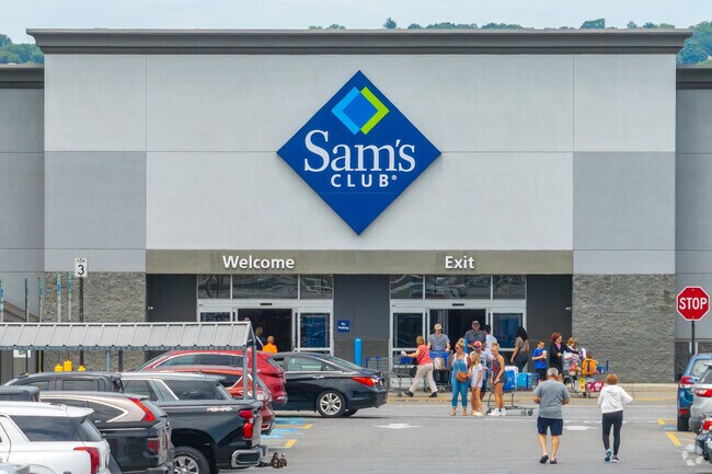 Big box stores such as Sam's Club can be found throughout East York.