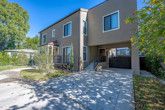 494 S Marengo Ave, Pasadena, CA 91101 - photo 2