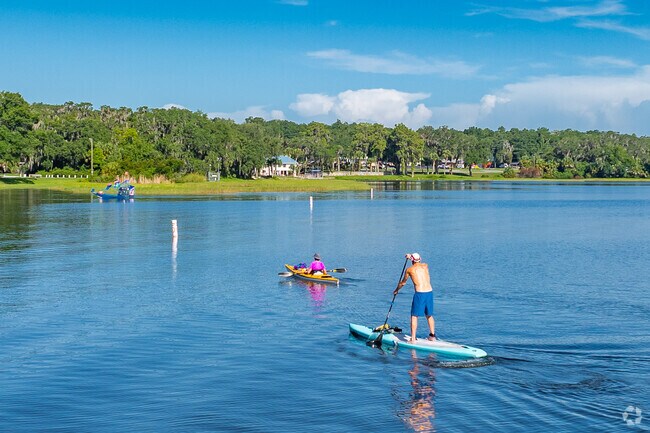 Citrus Hills residents can feel the sun on their backs and enjoy a day on the water.