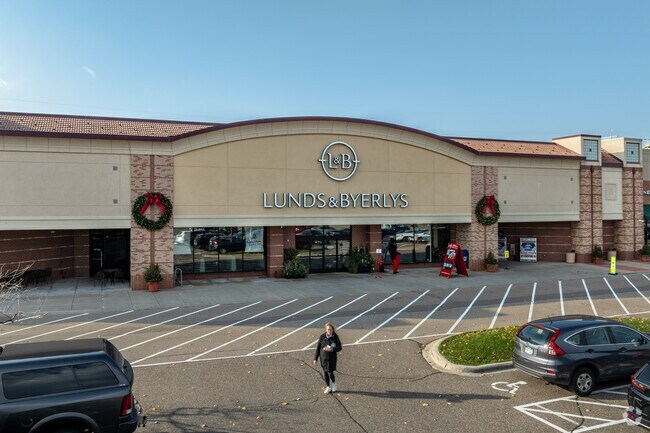 Lunds & Byerlys is a popular grocery option in the Woodbury Village shopping center.