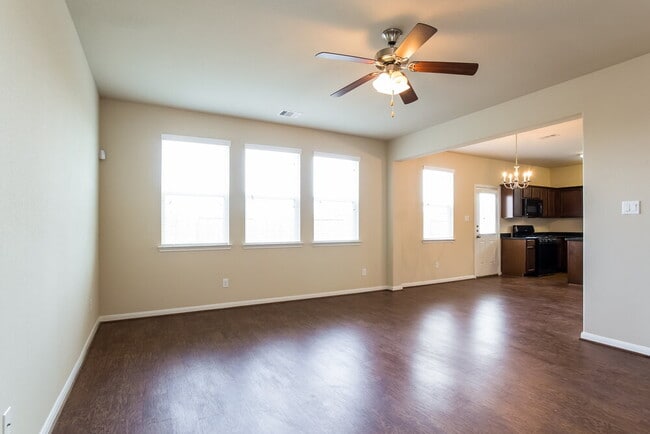 3350 Allington Ct, Houston, TX 77014 - photo 2