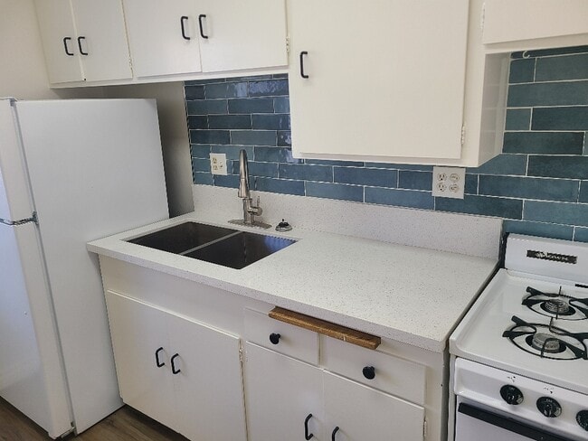 361 13th St unit SEAL BEACH 4, Seal Beach, CA 90740 - photo 5