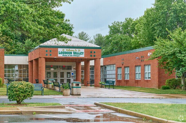 Loudon Valley High School offers AP and IB courses for its students who excel academically.