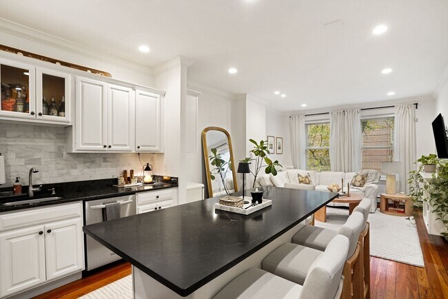 4 Union Park unit 2, Boston, MA 02118 - photo 2